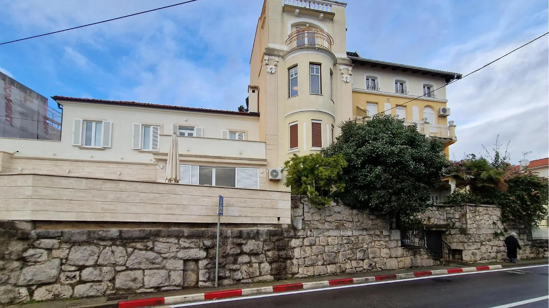 Nice Apartment In Opatija With Wifi 0*,