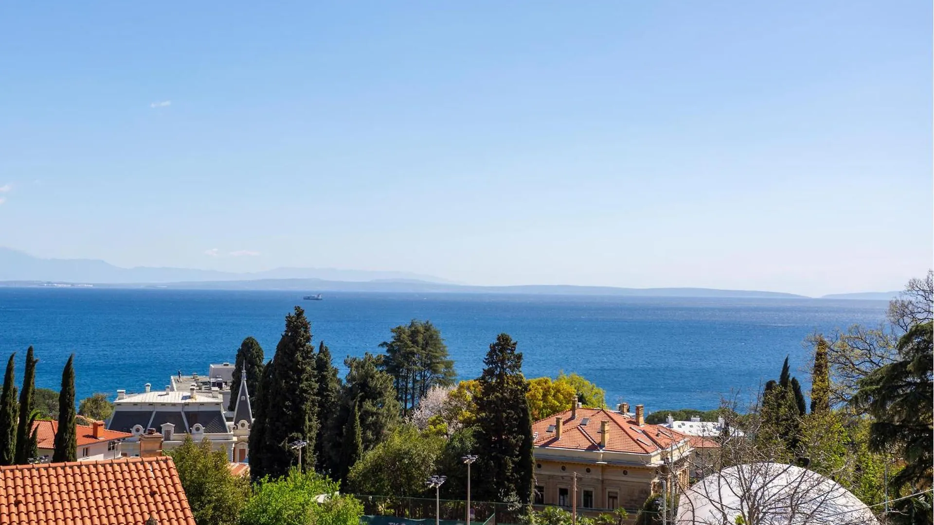 Nice Apartment In Opatija With Wifi 0*,